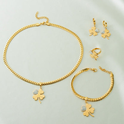 18K Gold Clover Jewelry Set with Zirconia (4)