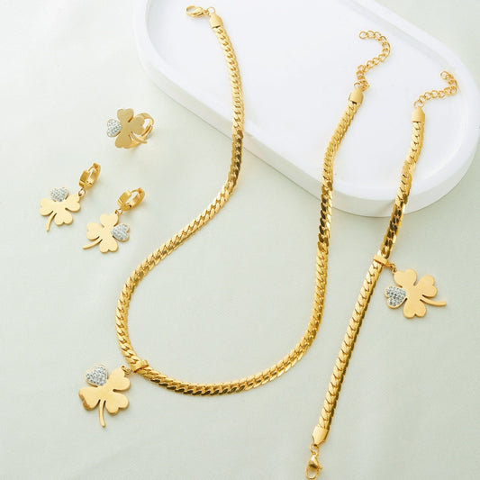 18K Gold Clover Jewelry Set with Zirconia (5)