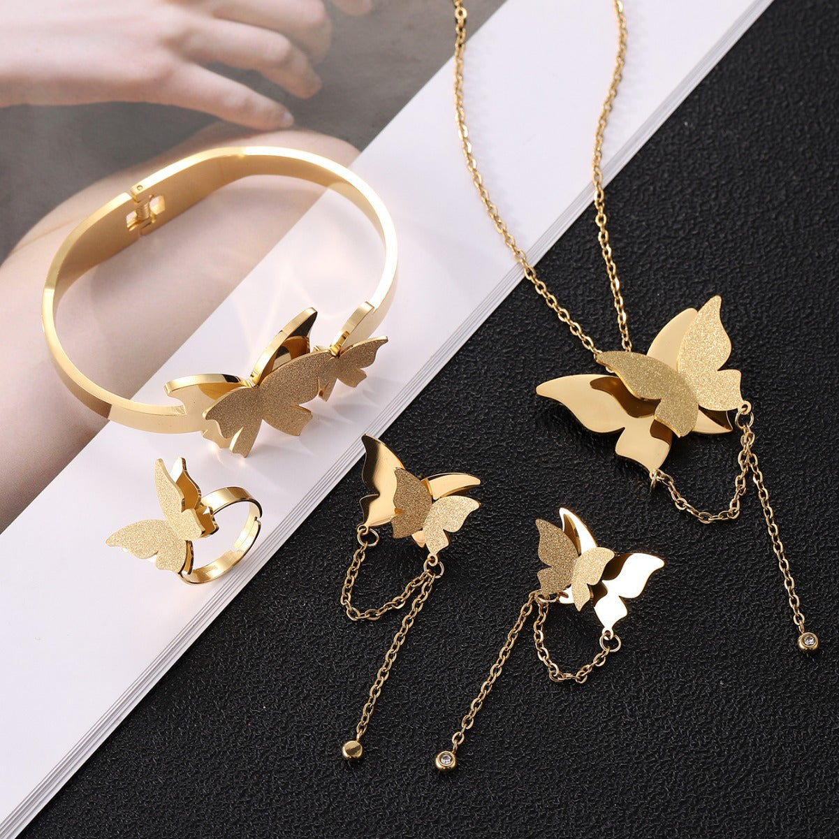 Chic Double-Layer Butterfly Jewelry Set Necklace, Bracelet & More (6)