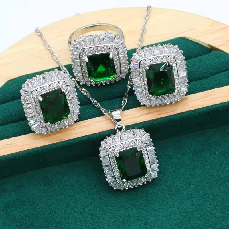 Classic Emerald Zircon Silver Jewelry Set for Women (5)