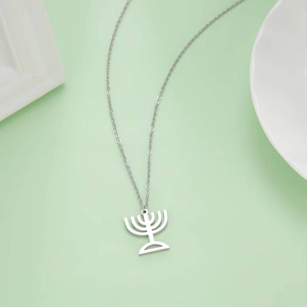 Dawapara Star of David Menorah Necklace (3)