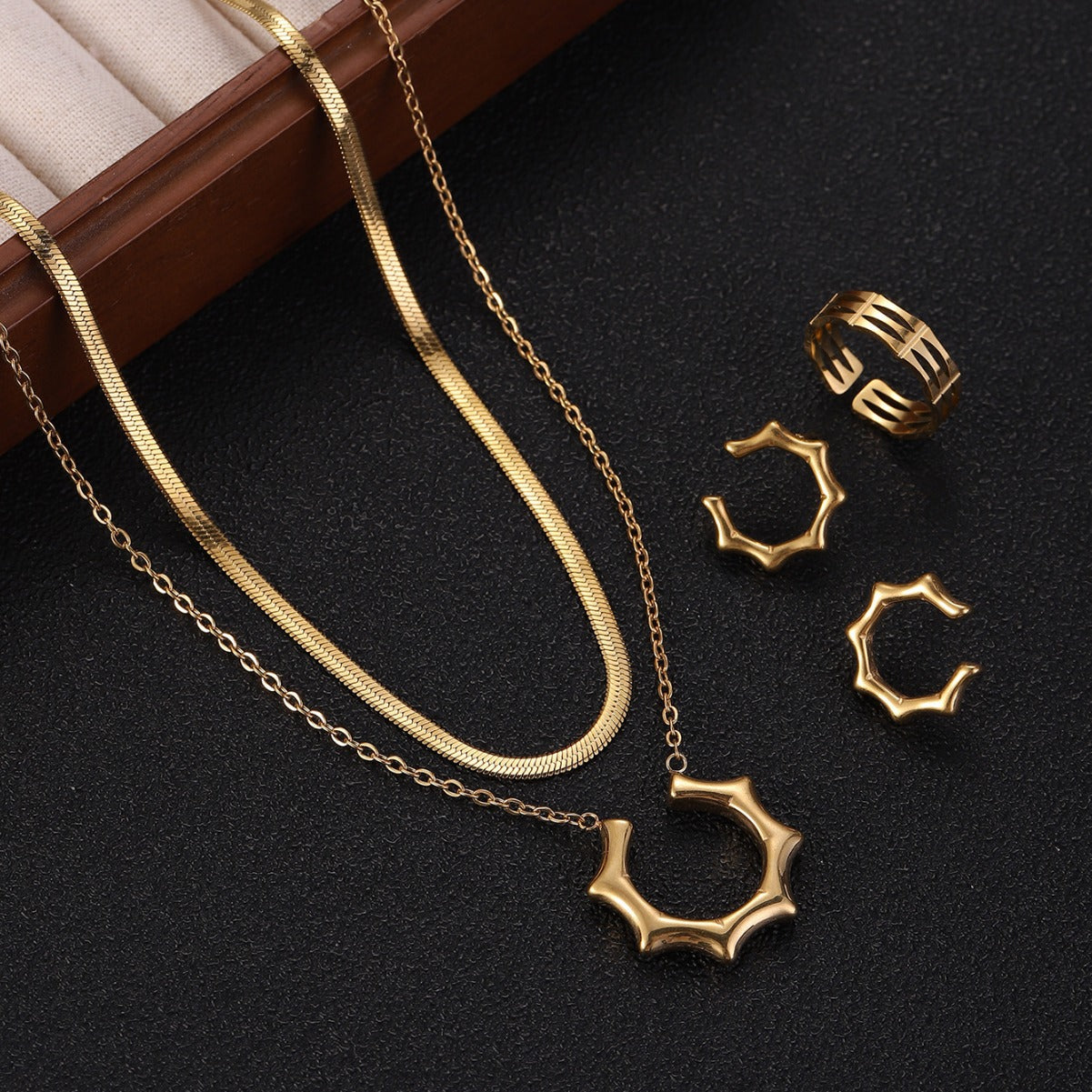 Elegant Double-Layer Titanium Steel U-Shaped Pendant Necklace Set (4)