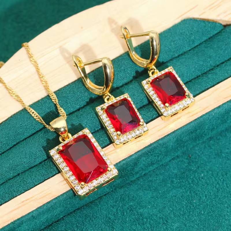 Elegant Red Gemstone Gold Jewelry Set for Women (3)