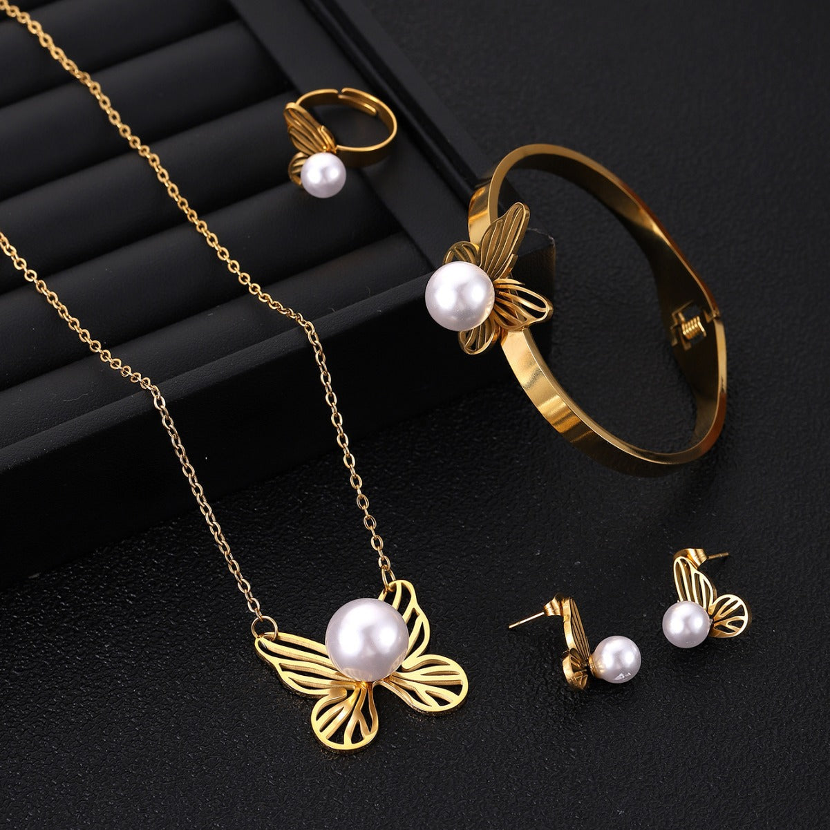 Fashion Retro Butterfly Pearl Necklace, Bracelet, Earrings Jewelry Set (5)