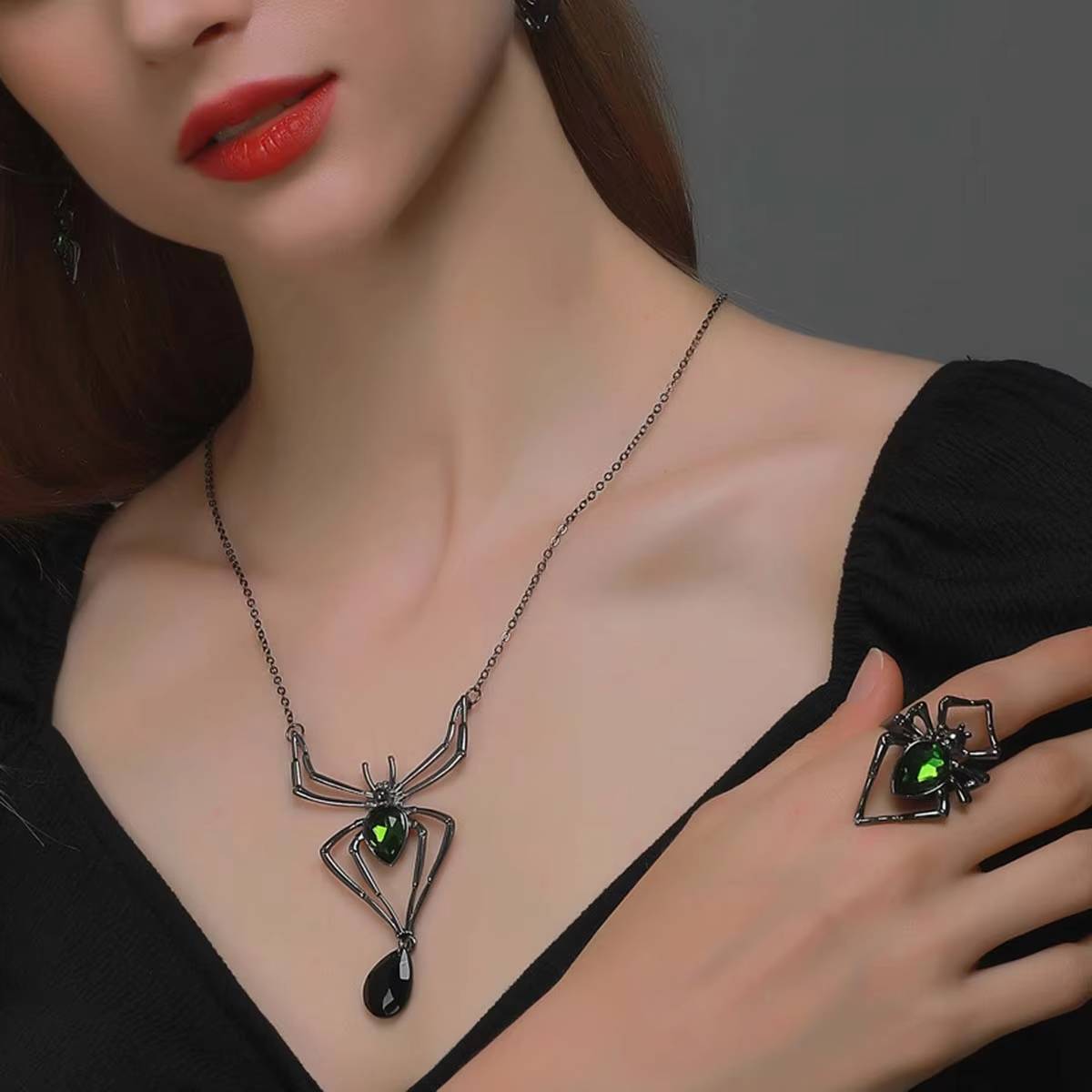 Gothic Black Spider Pendant Necklace Earrings Green Crystal Rings (2)