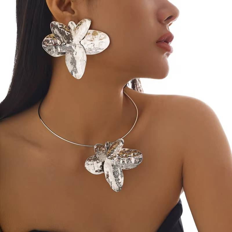 Ingemark Punk Flower Torques Necklace & Petal Stud Earrings Set