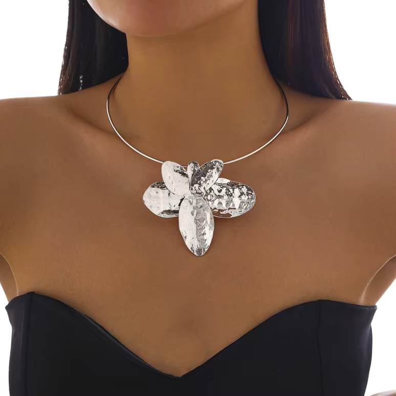 Ingemark Punk Flower Torques Necklace & Petal Stud Earrings Set (7)