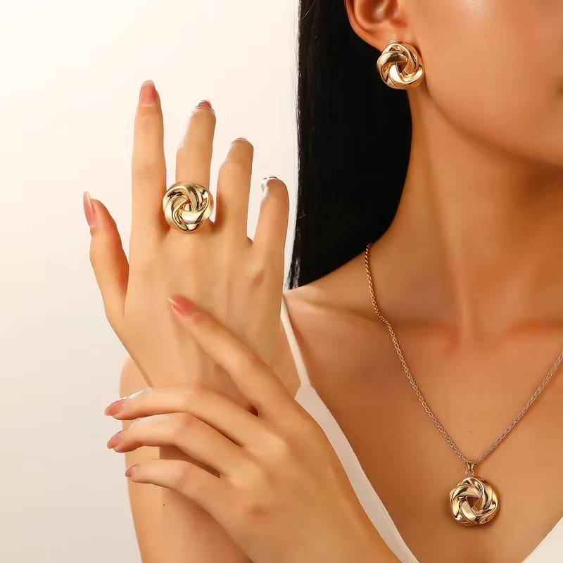 New Fashion Elegant Metal Twist Necklace Ring Earrings Set