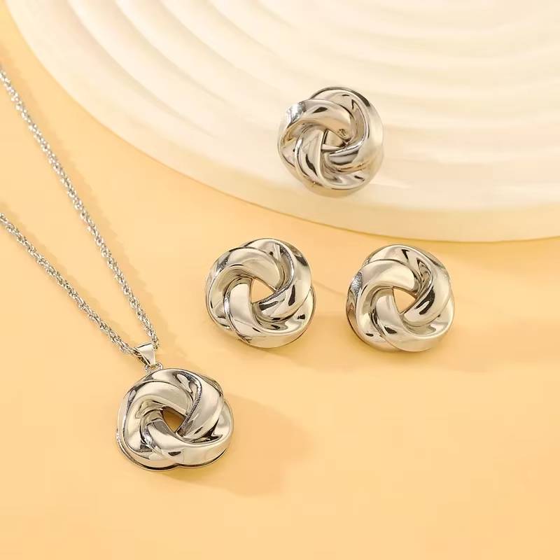 New Fashion Elegant Metal Twist Necklace Ring Earrings Set (3)