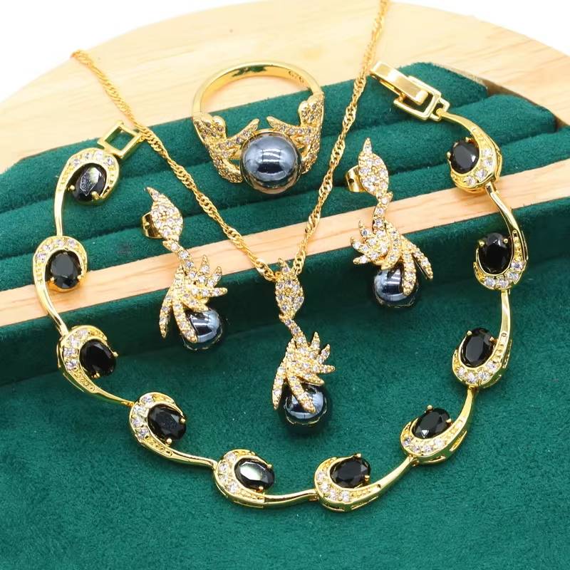 White Gold Jewelry Set with Black Pearl